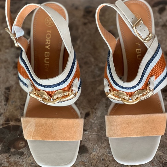 Tory Burch gold buckets Sandals - Picture 7 of 8